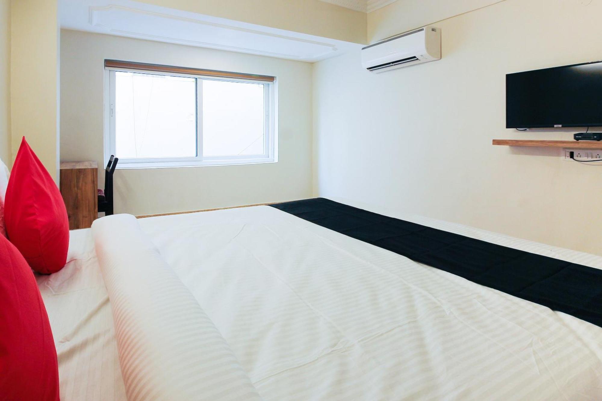 Capital O Sri Suprabhat Grand Near Kachiguda Railway Station 海得拉巴 外观 照片