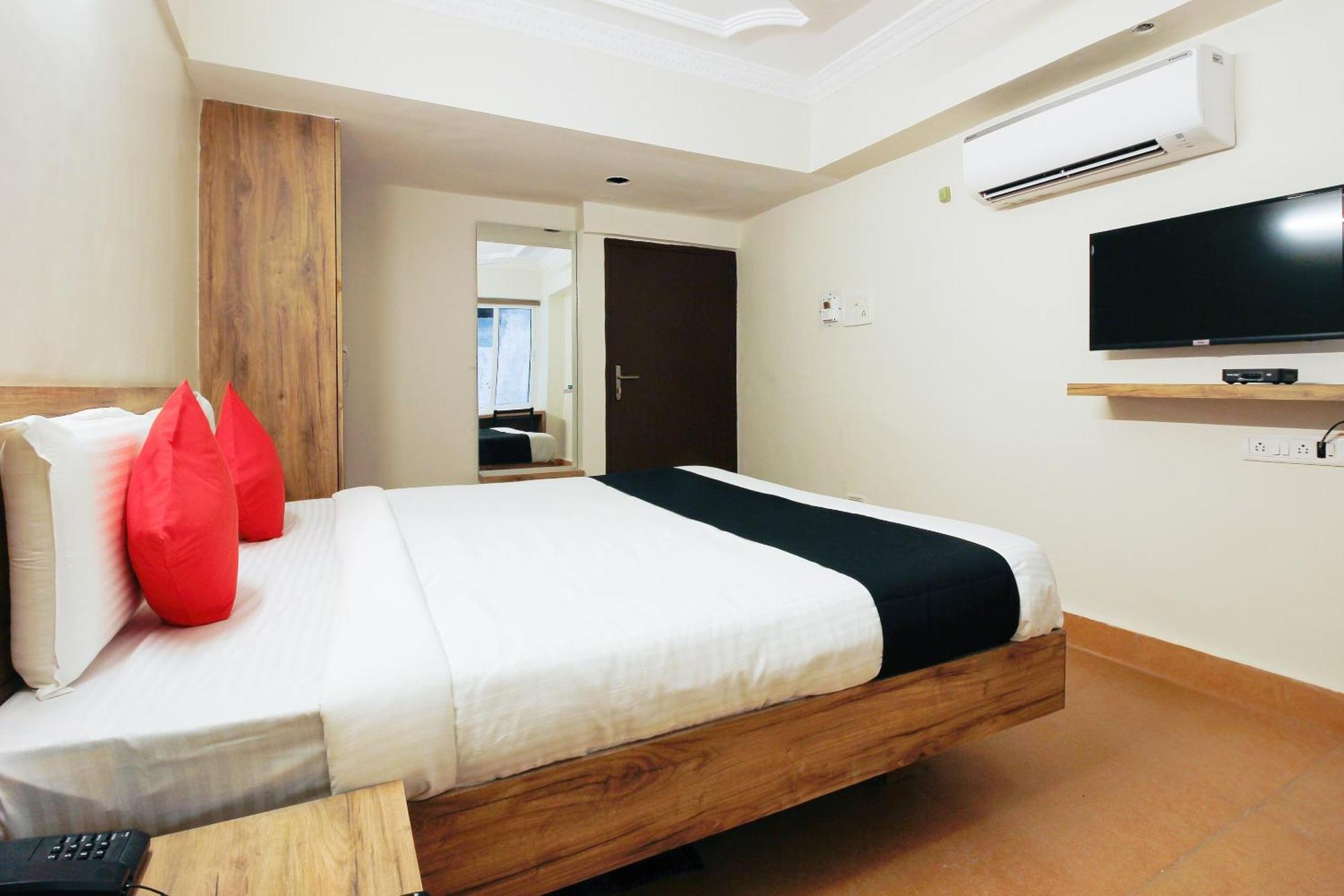 Capital O Sri Suprabhat Grand Near Kachiguda Railway Station 海得拉巴 外观 照片
