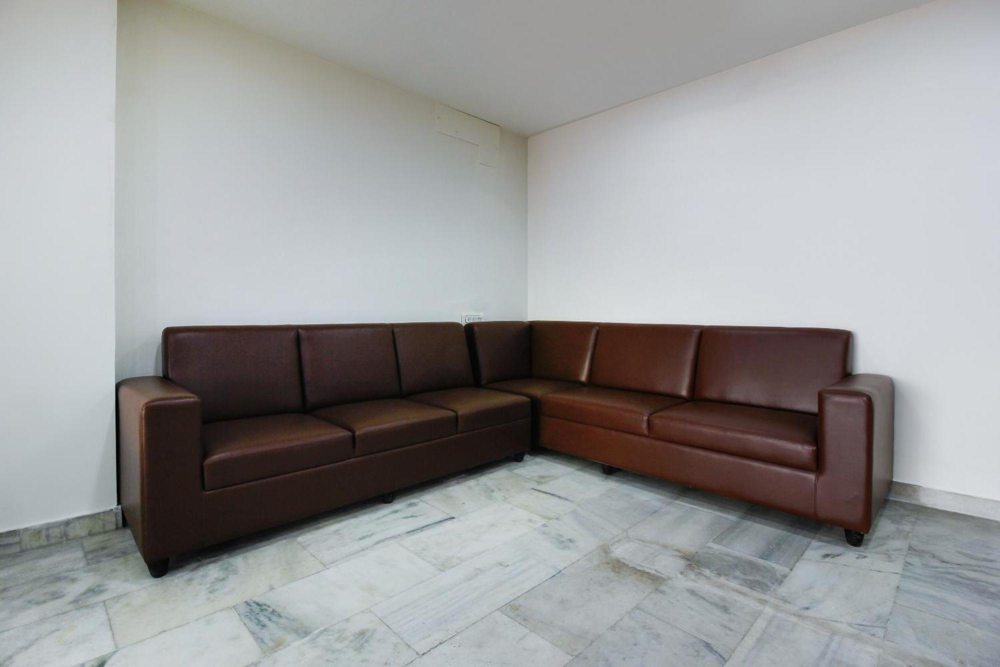 Capital O Sri Suprabhat Grand Near Kachiguda Railway Station 海得拉巴 外观 照片