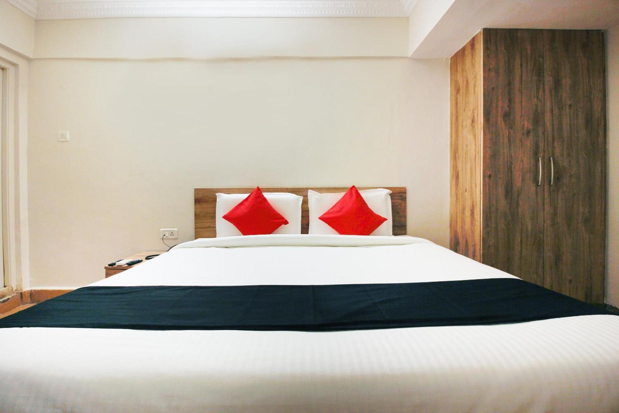 Capital O Sri Suprabhat Grand Near Kachiguda Railway Station 海得拉巴 外观 照片