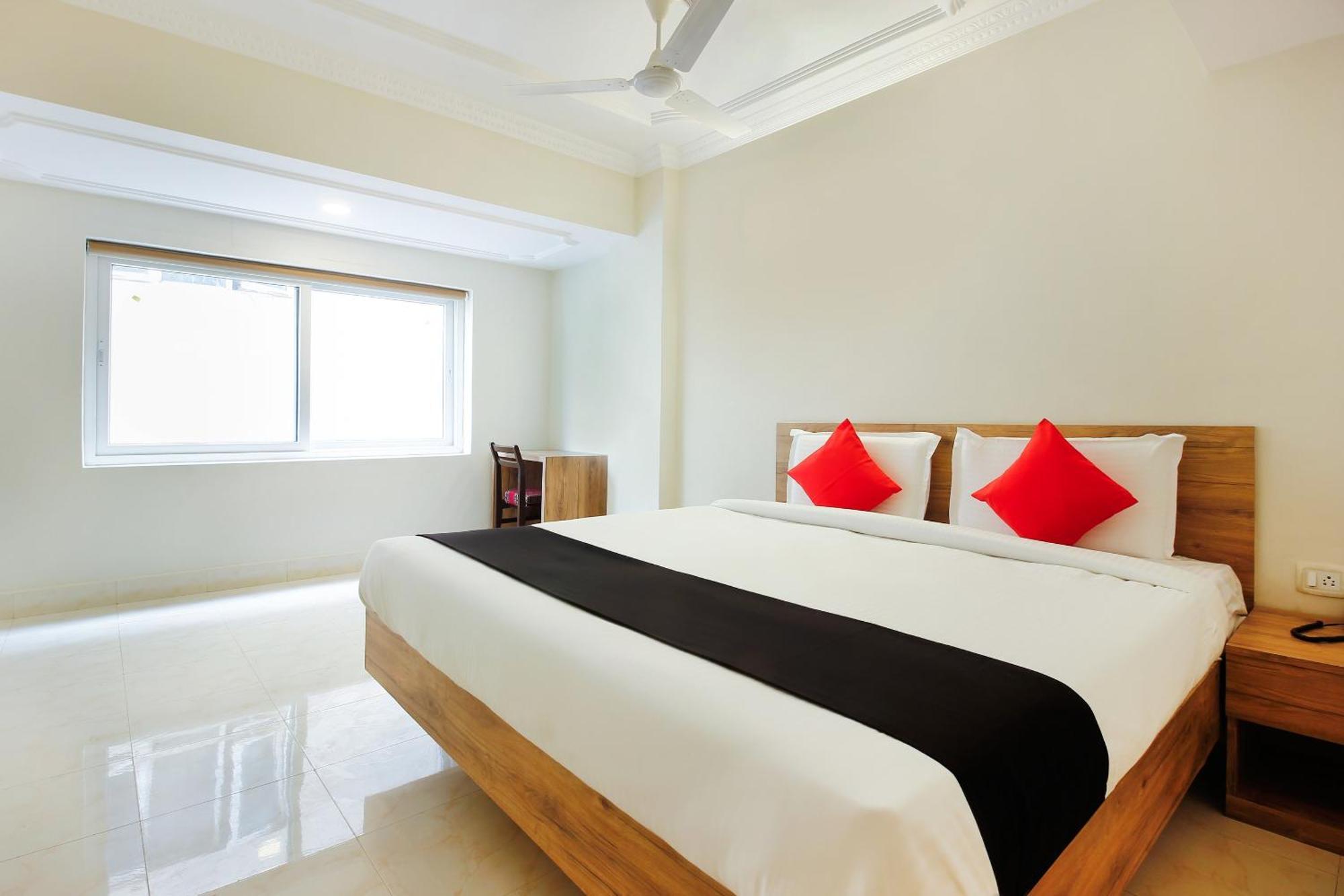 Capital O Sri Suprabhat Grand Near Kachiguda Railway Station 海得拉巴 外观 照片