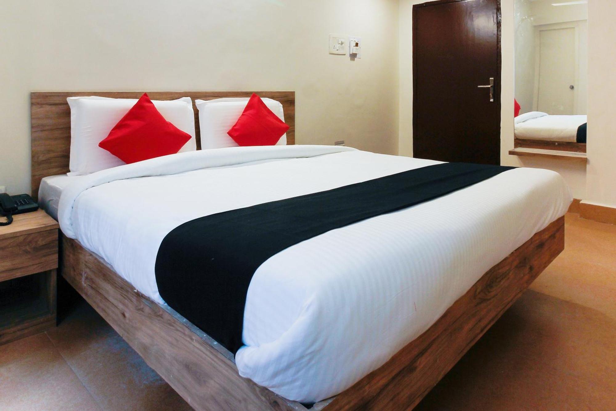 Capital O Sri Suprabhat Grand Near Kachiguda Railway Station 海得拉巴 外观 照片