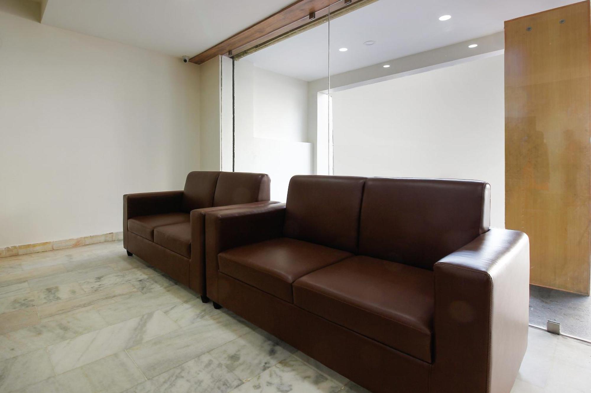 Capital O Sri Suprabhat Grand Near Kachiguda Railway Station 海得拉巴 外观 照片
