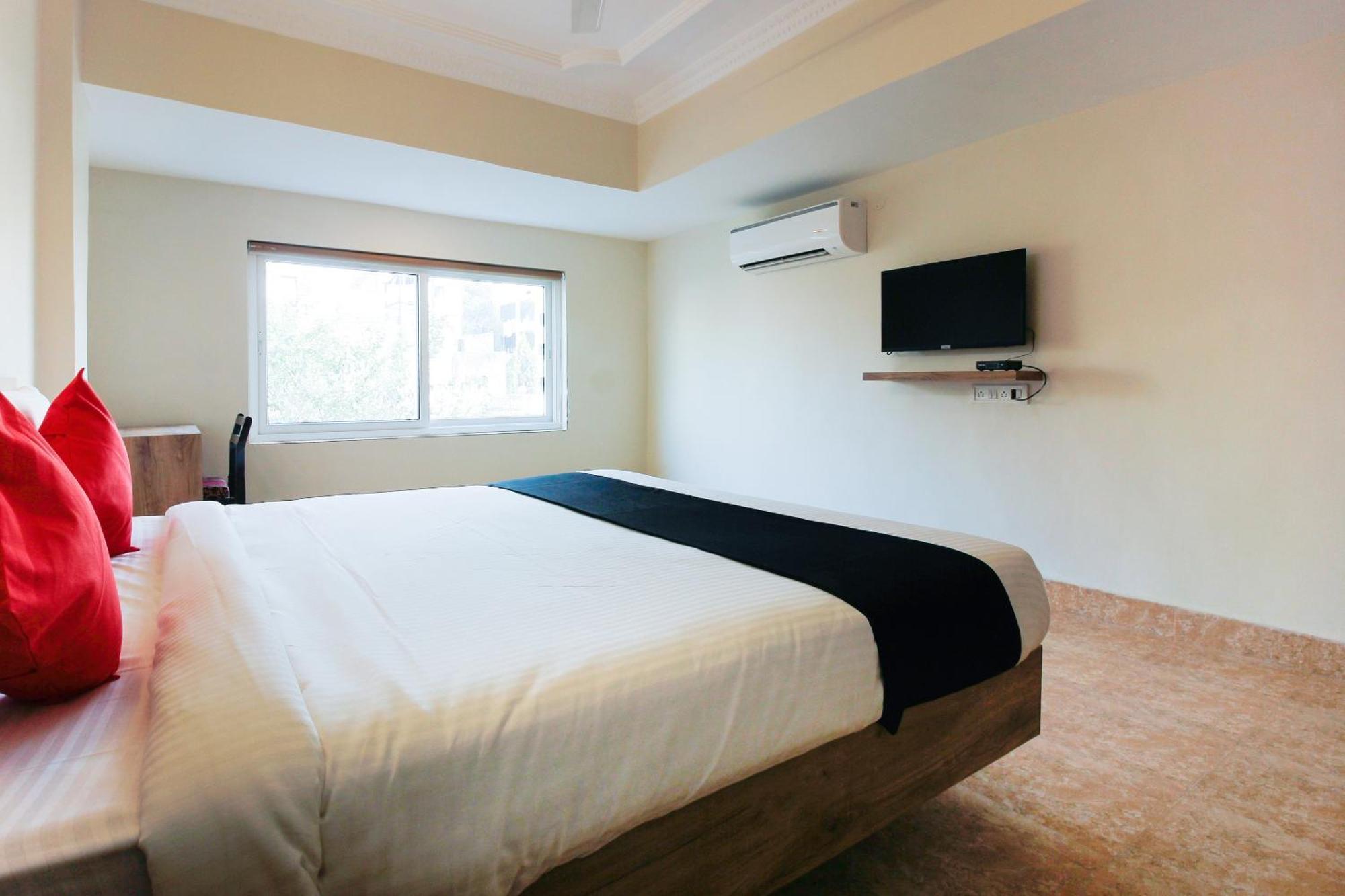 Capital O Sri Suprabhat Grand Near Kachiguda Railway Station 海得拉巴 外观 照片