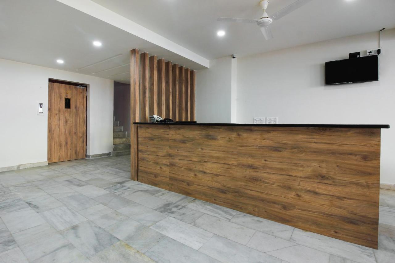 Capital O Sri Suprabhat Grand Near Kachiguda Railway Station 海得拉巴 外观 照片